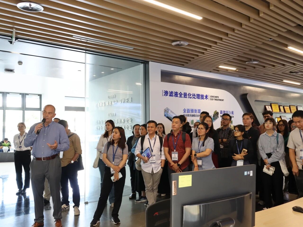 参观金沙9001以诚为本展厅